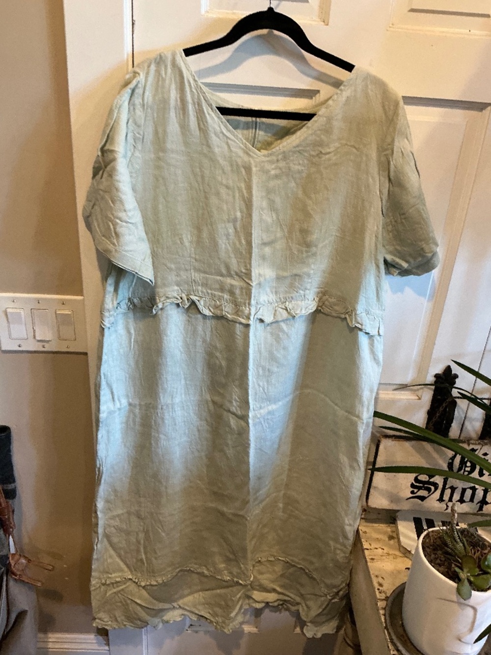 Match linen dress in soft sage green!  Plus size 24!